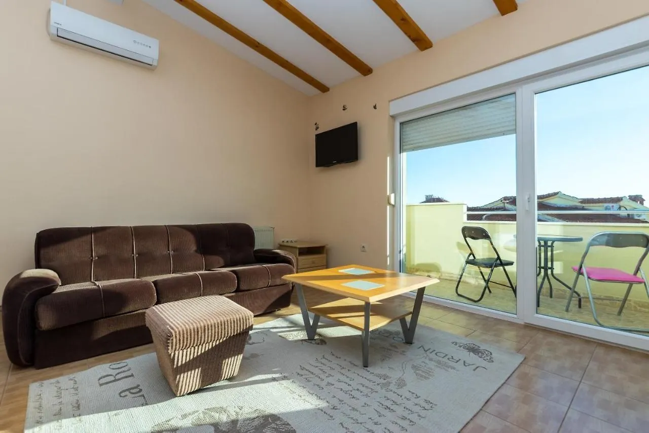 Drasko Studio Apartment Kastela